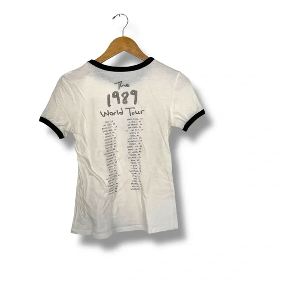 Taylor Swift 1989 Polaroid World Tour Ringer Retro T Shirt Women's Small - Picture 4 of 7